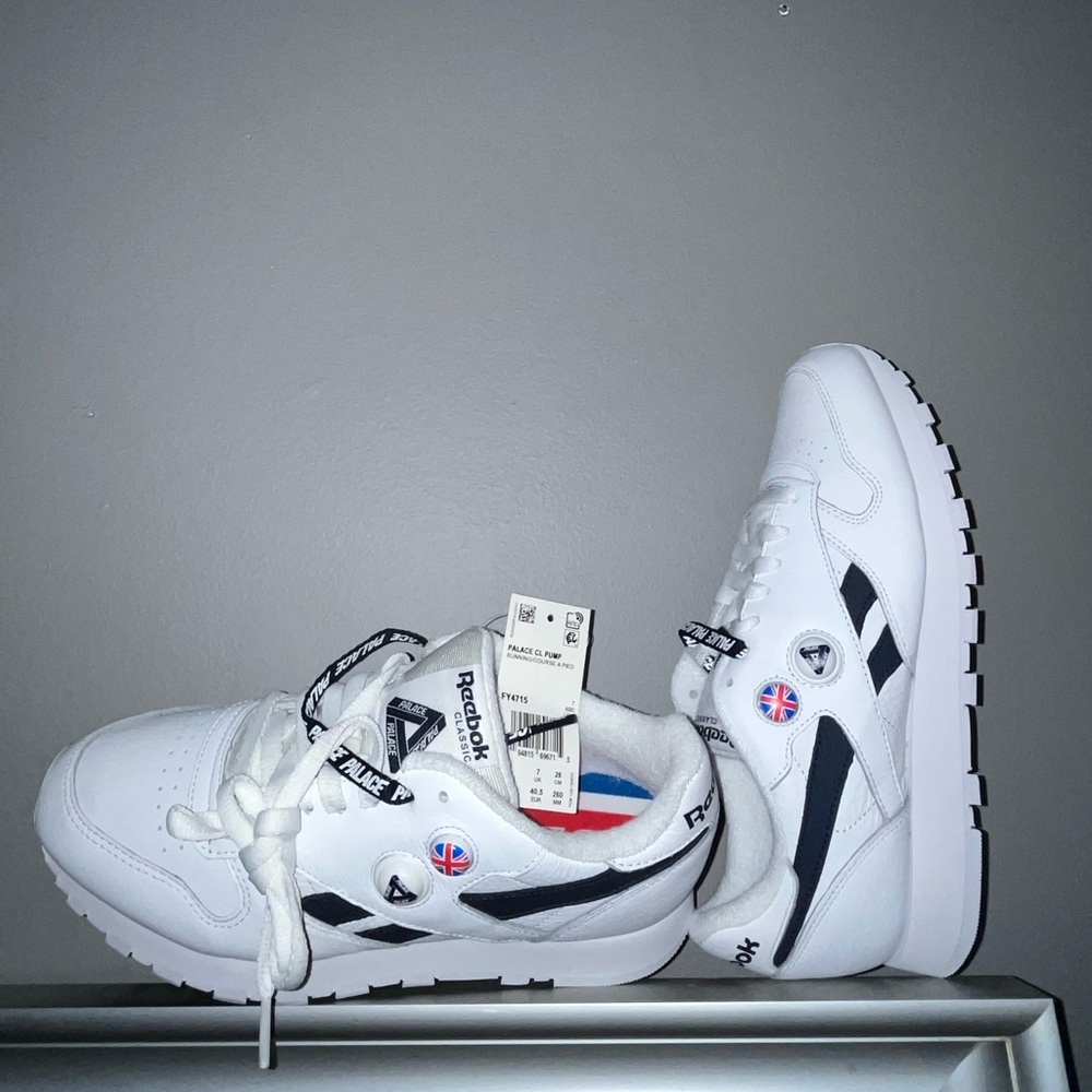 SOLD DO NOT BUY‼️‼️Palace x Classic  Pump (WHITE)